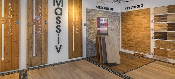 Massivholzdielen in Holzland Klatt Ausstellung