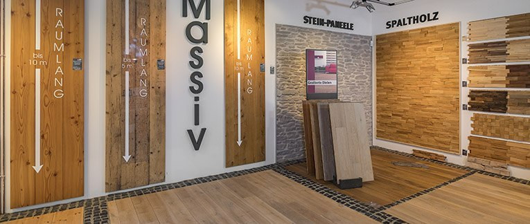 Massivholzdielen in Holzland Klatt Ausstellung